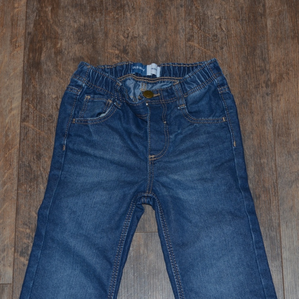 Old Navy Straight Legged Jean - Picture 2 of 7